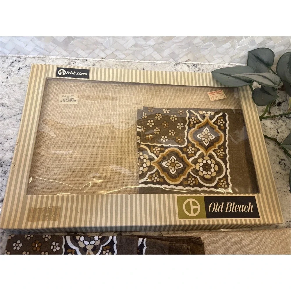 NOS 8 Old Bleach Napkins/placemat Irish Linen Luncheon‎ Set Original Box *READ*